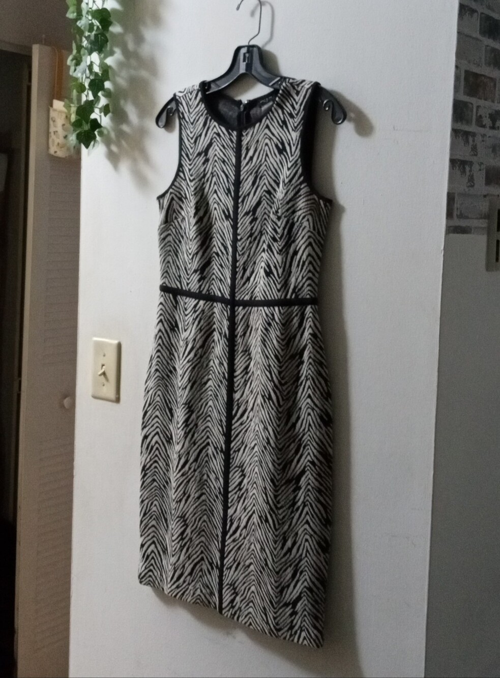 Ann Taylor Black and White Zebra Print Sheath Dress